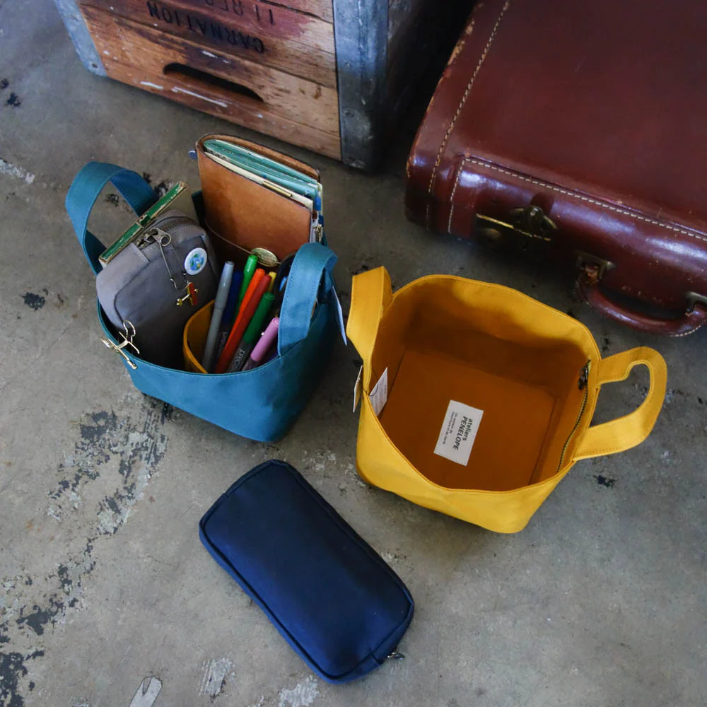 [AP] Square Tote - Image 11
