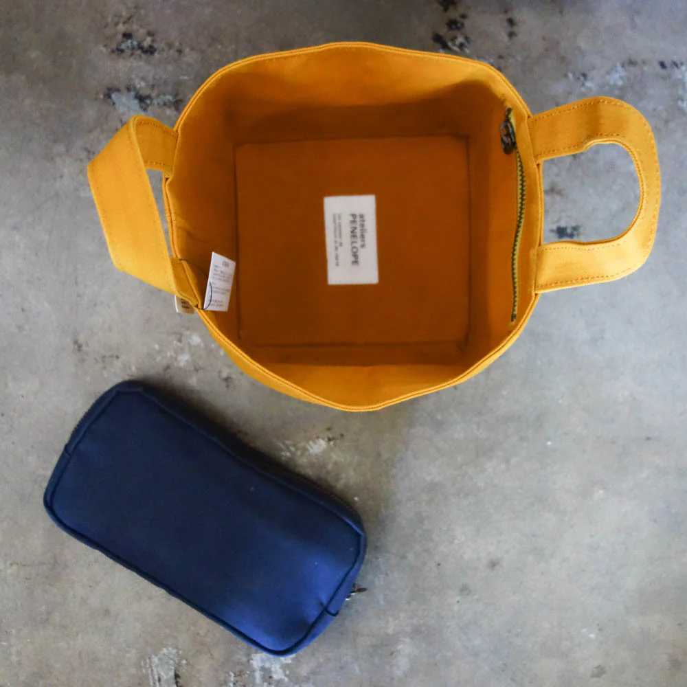 [AP] Square Tote - Image 12