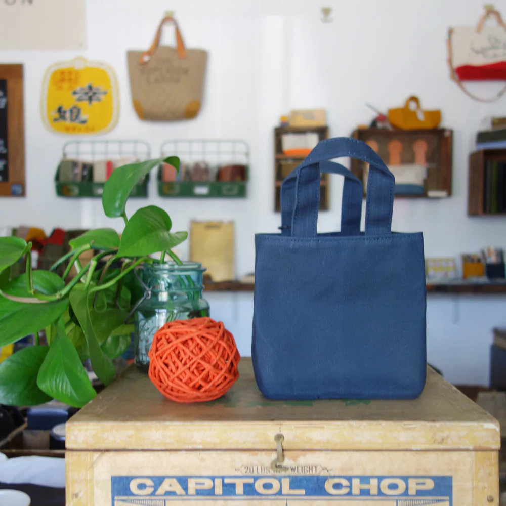 [AP] Square Tote - Image 15
