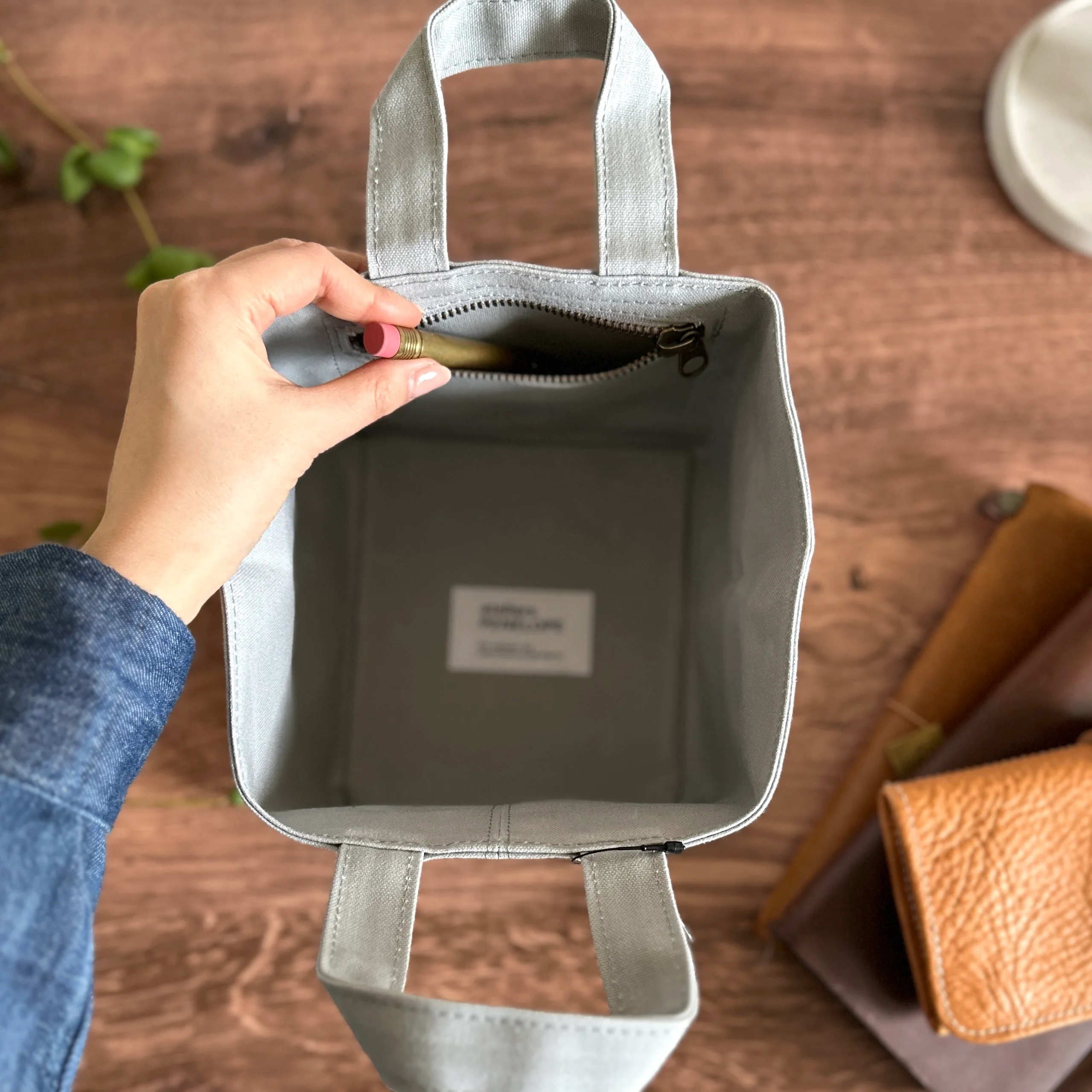 [AP] Square Tote - Image 17