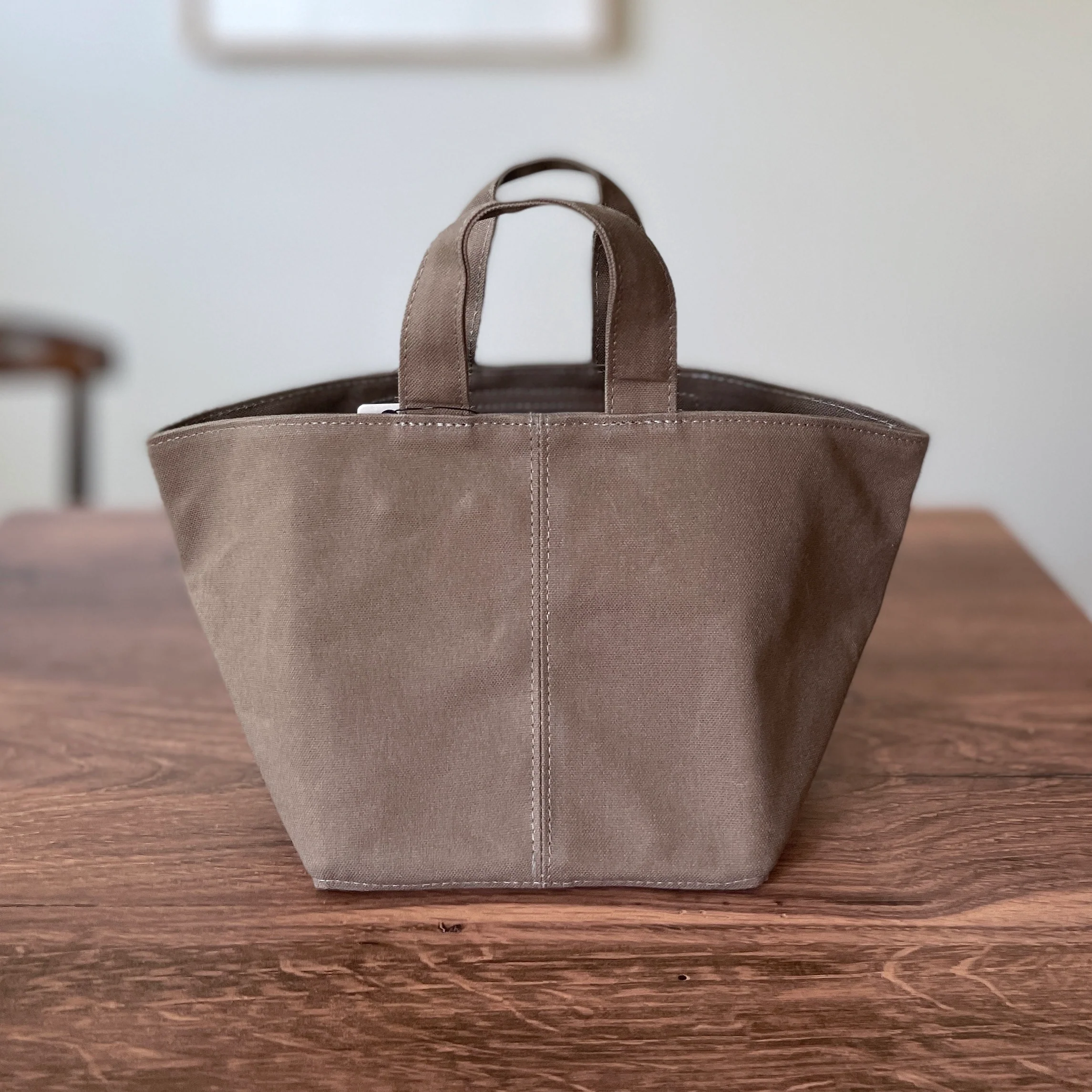 [AP] Square Tote - Image 19