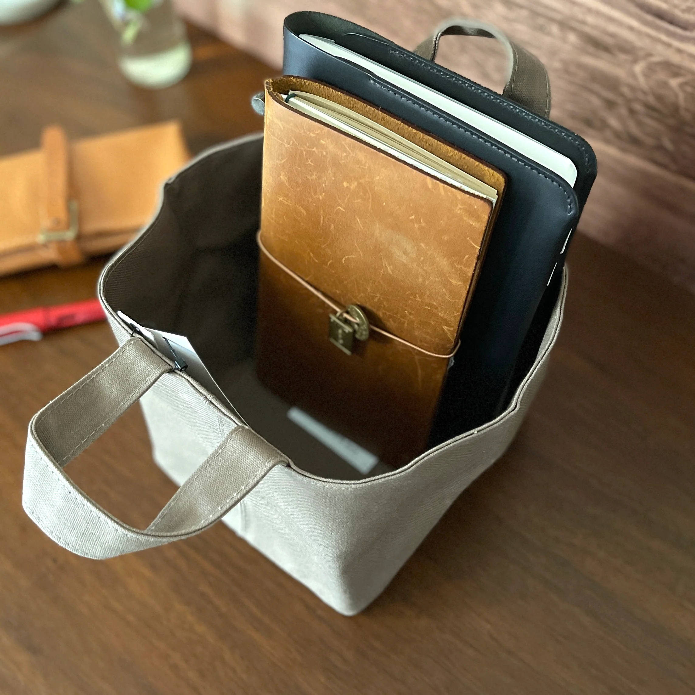 [AP] Square Tote - Image 24