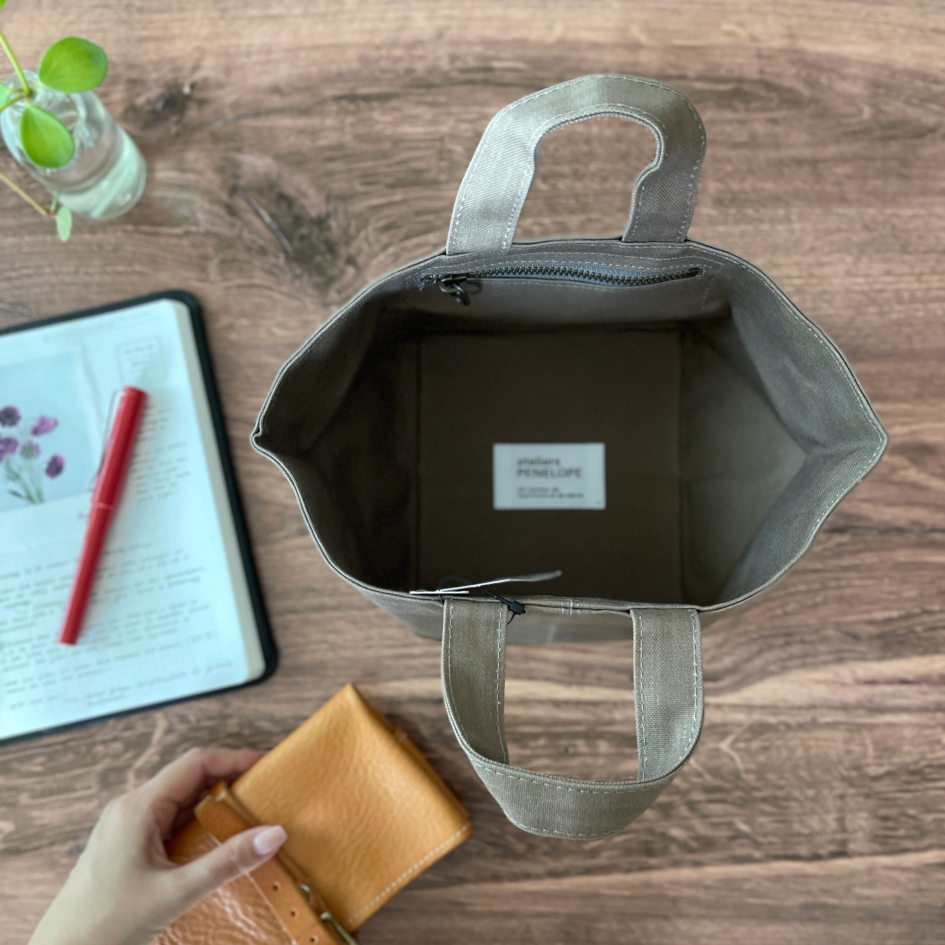 [AP] Square Tote - Image 27