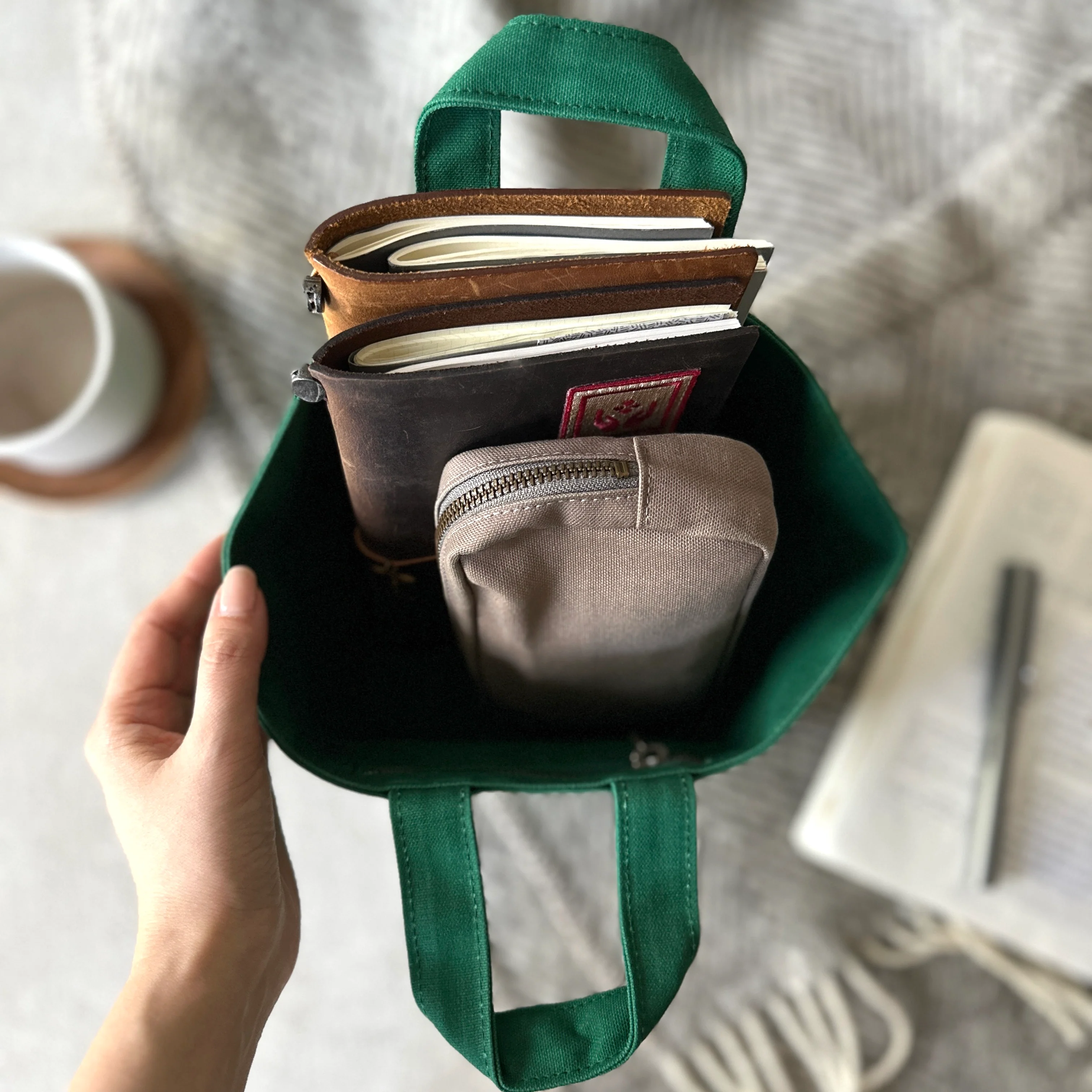 [AP] Square Tote - Image 3