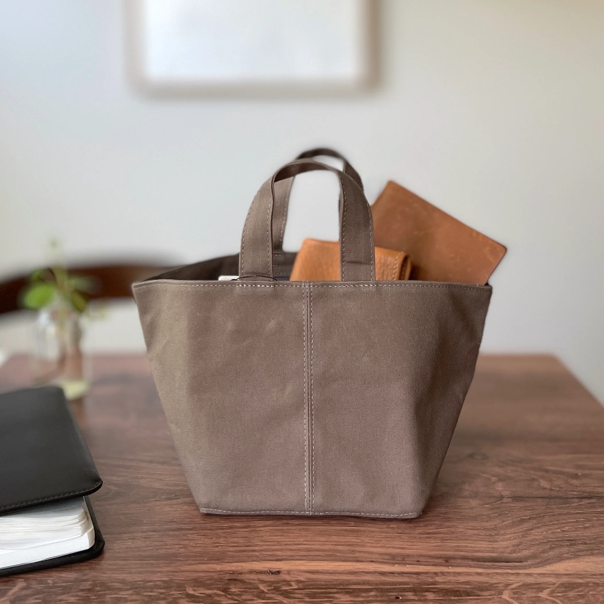 [AP] Square Tote - Image 6