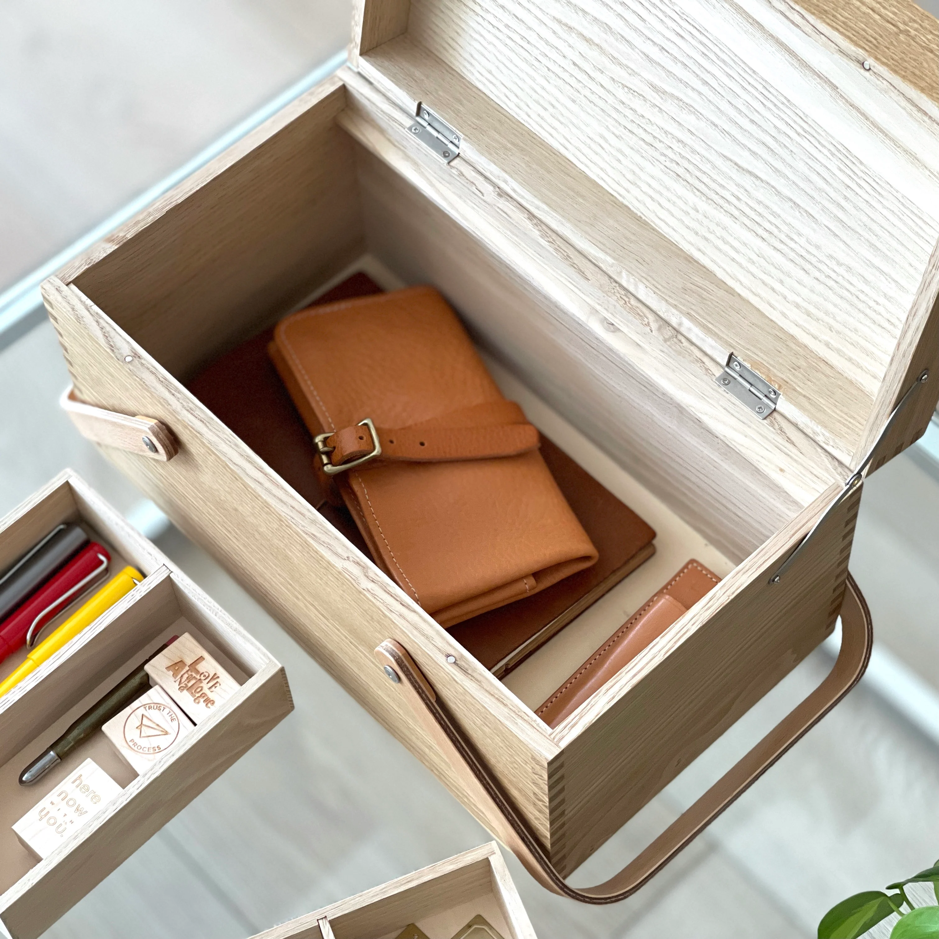 [Classiky] Chestnut Sewing Box - Image 24