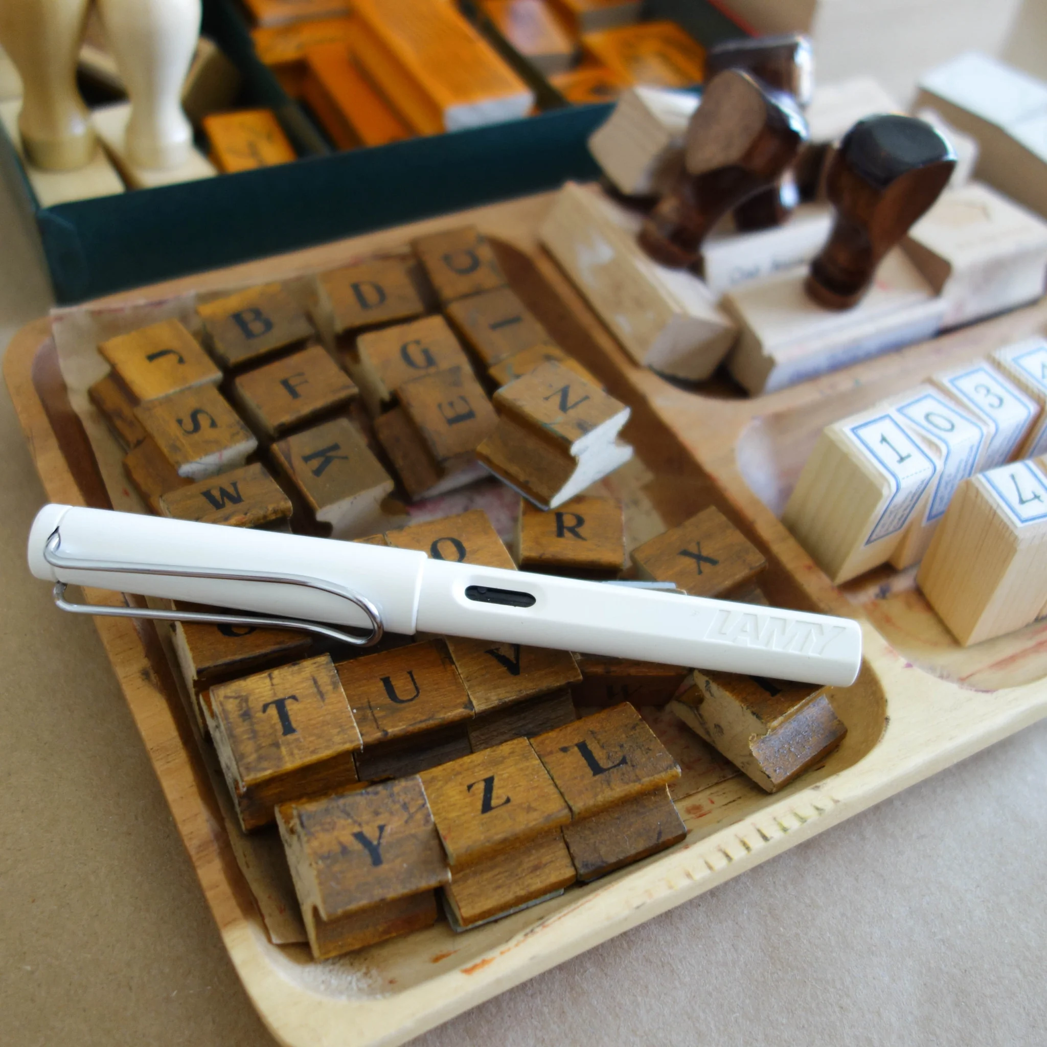 [Lamy Fountain Pen] Safari "White" - Image 9