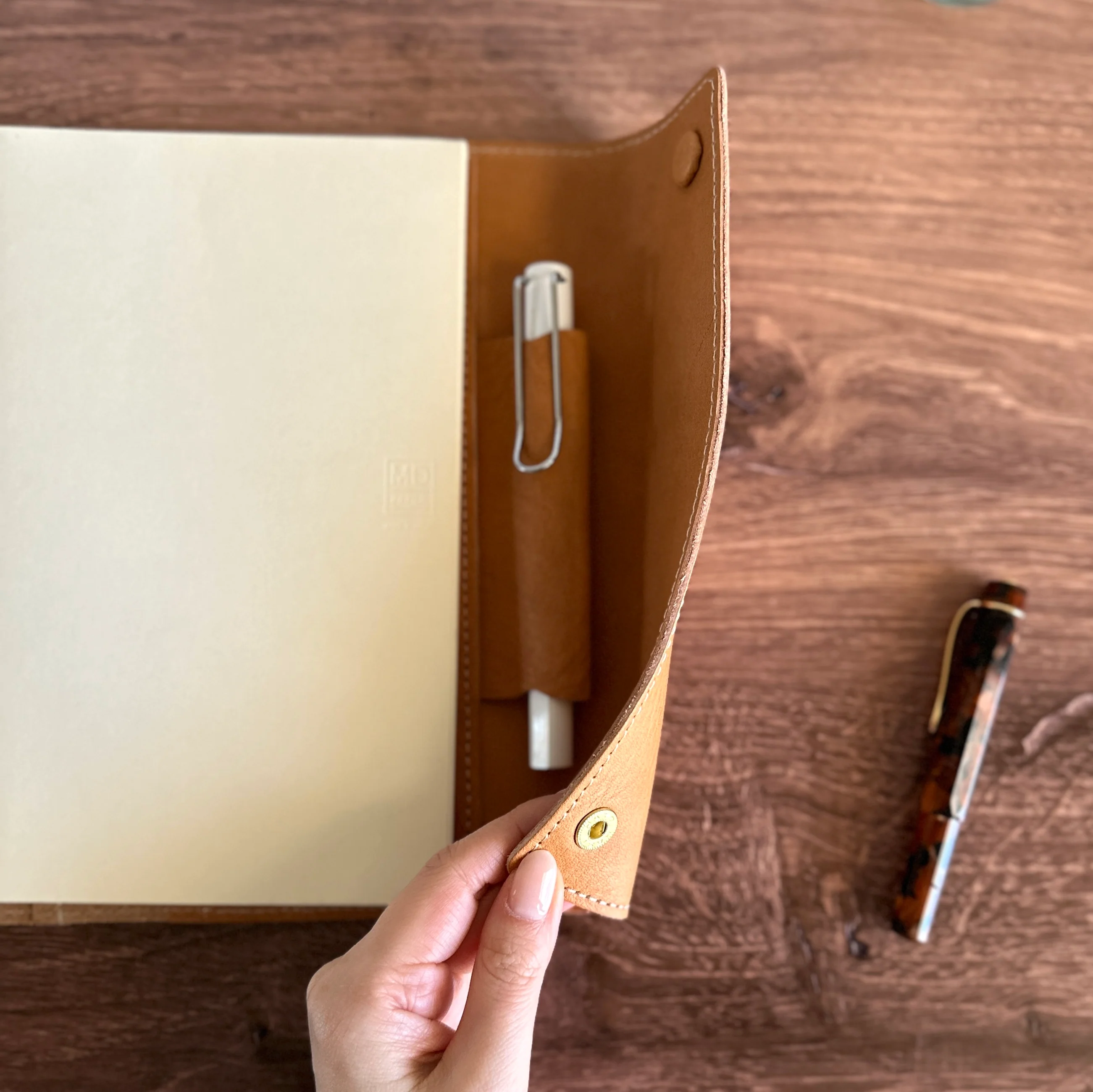 [&Liebe] Tochigi Leather Notebook Cover (A5) - Image 7