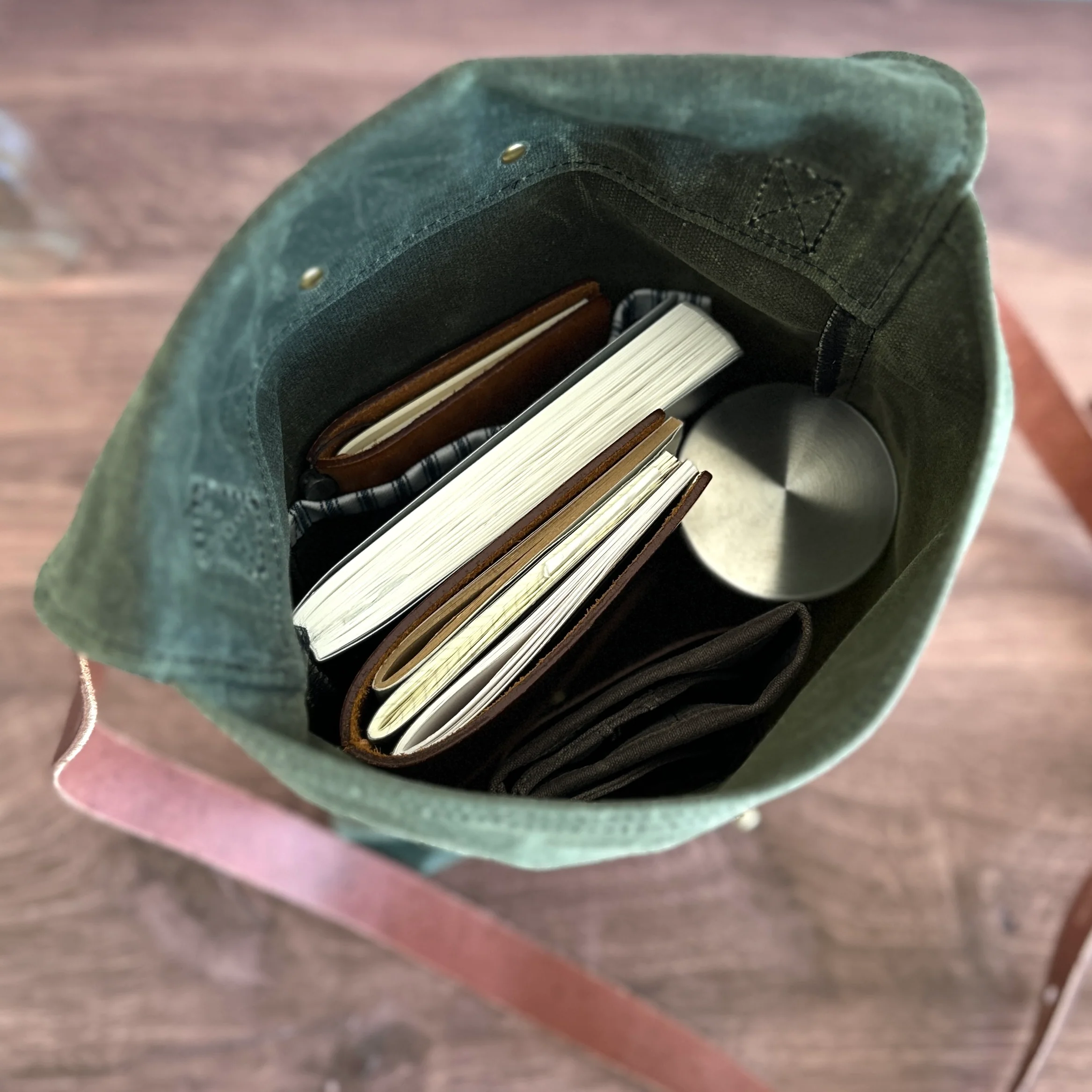 [Peg and Awl ] The Hunter Satchel - Image 3