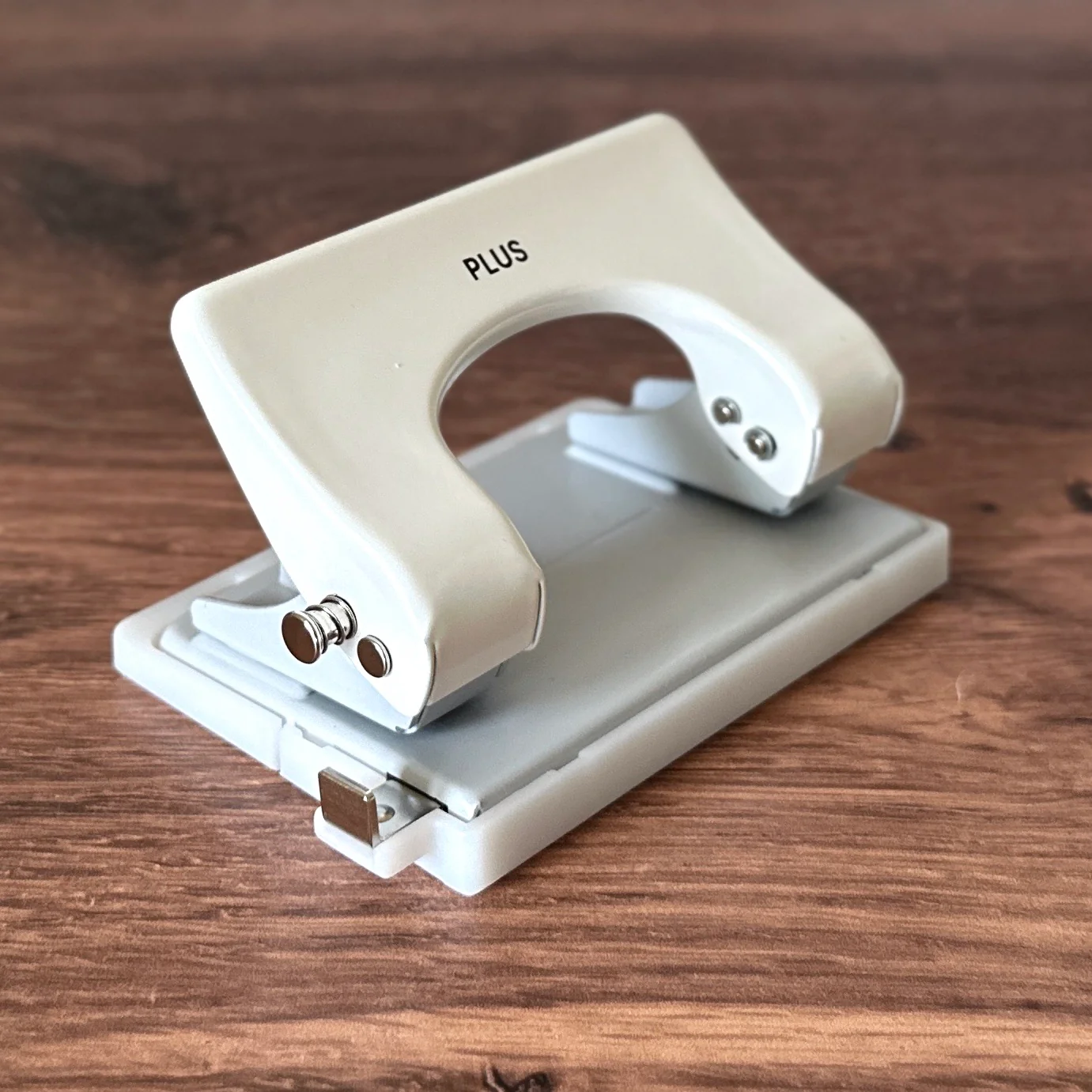 [Plus] 2-Hole Punch - Image 10
