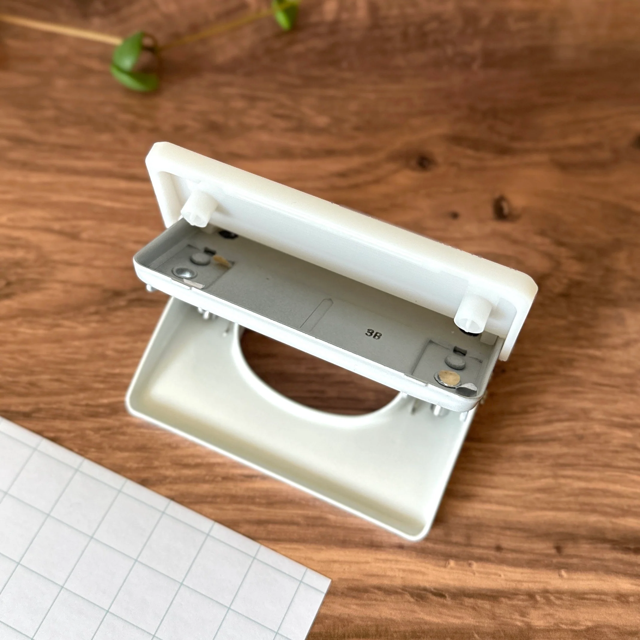[Plus] 2-Hole Punch - Image 6