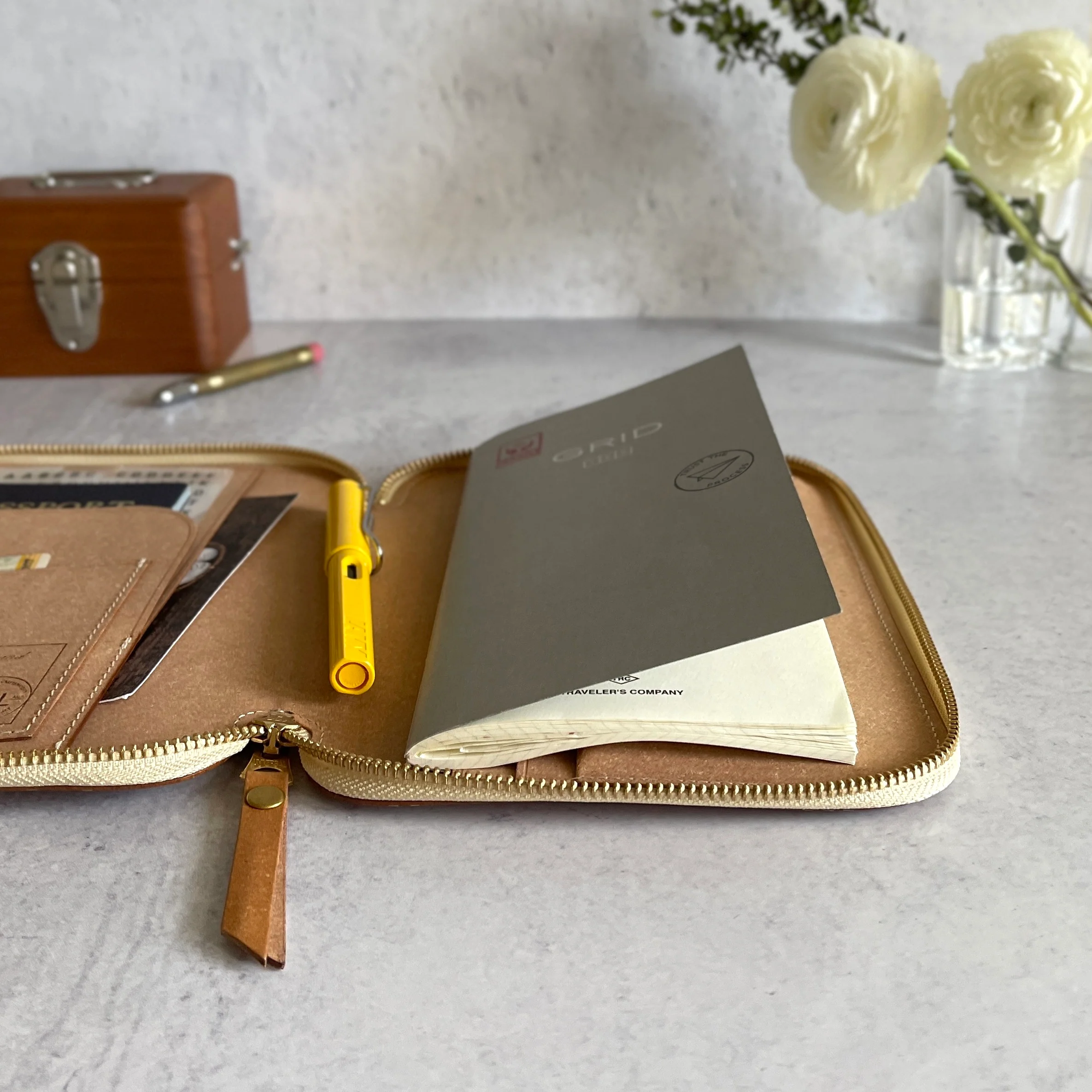 [TSL] Recycled Leather Zip Organizer // Celadon - Image 4