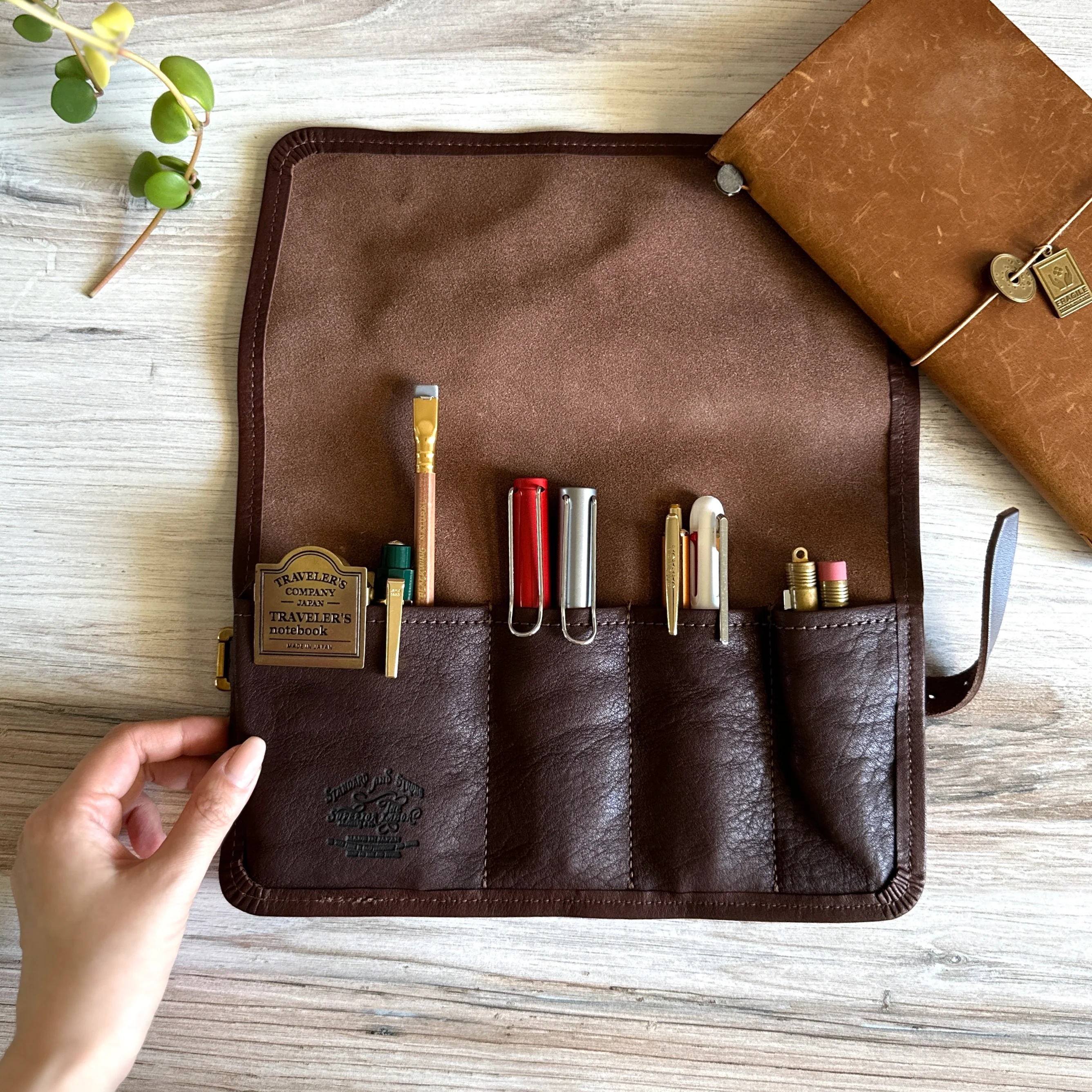[TSL] Leather Pen Roll - Image 13