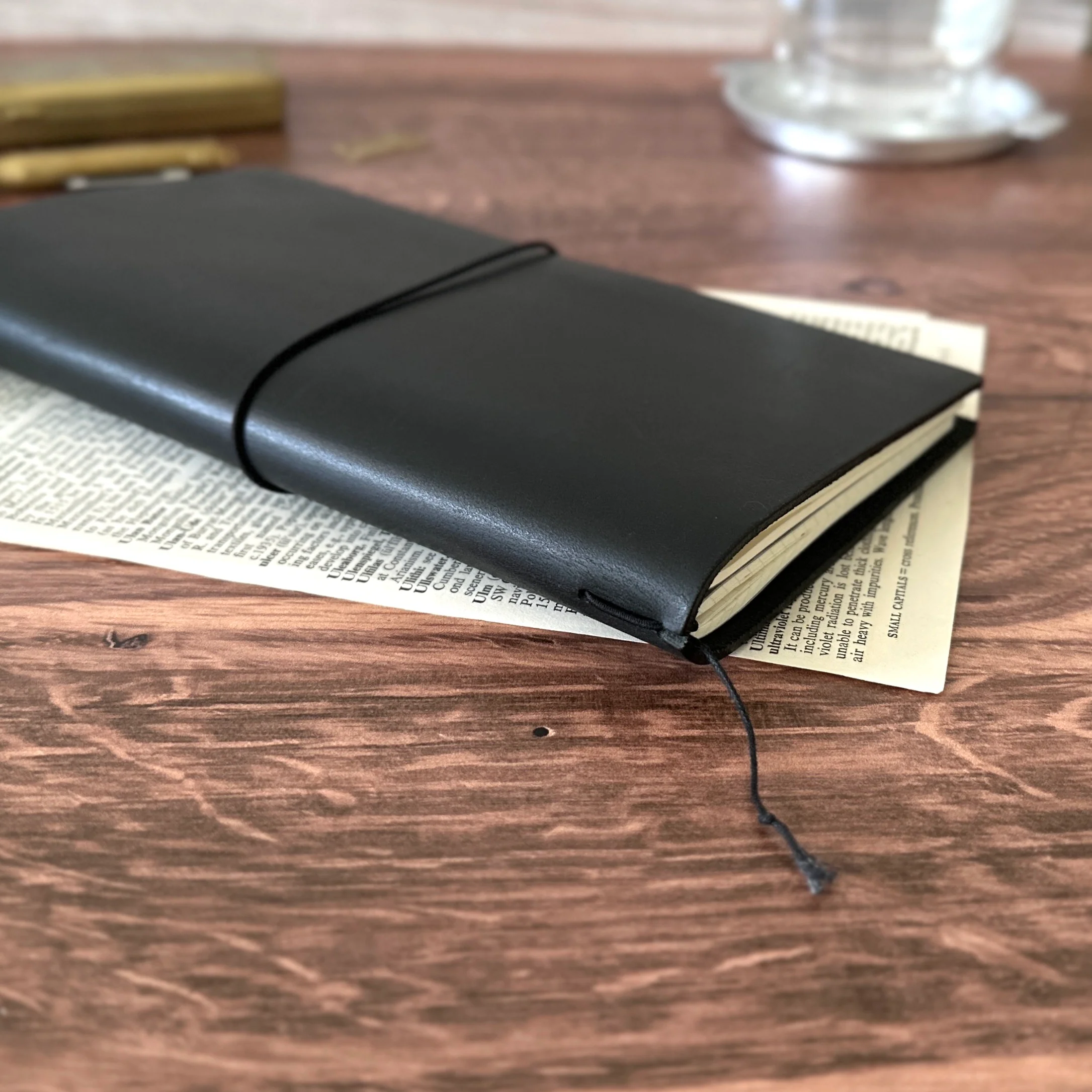 [TRC] Traveler's Notebook // Black - Image 10