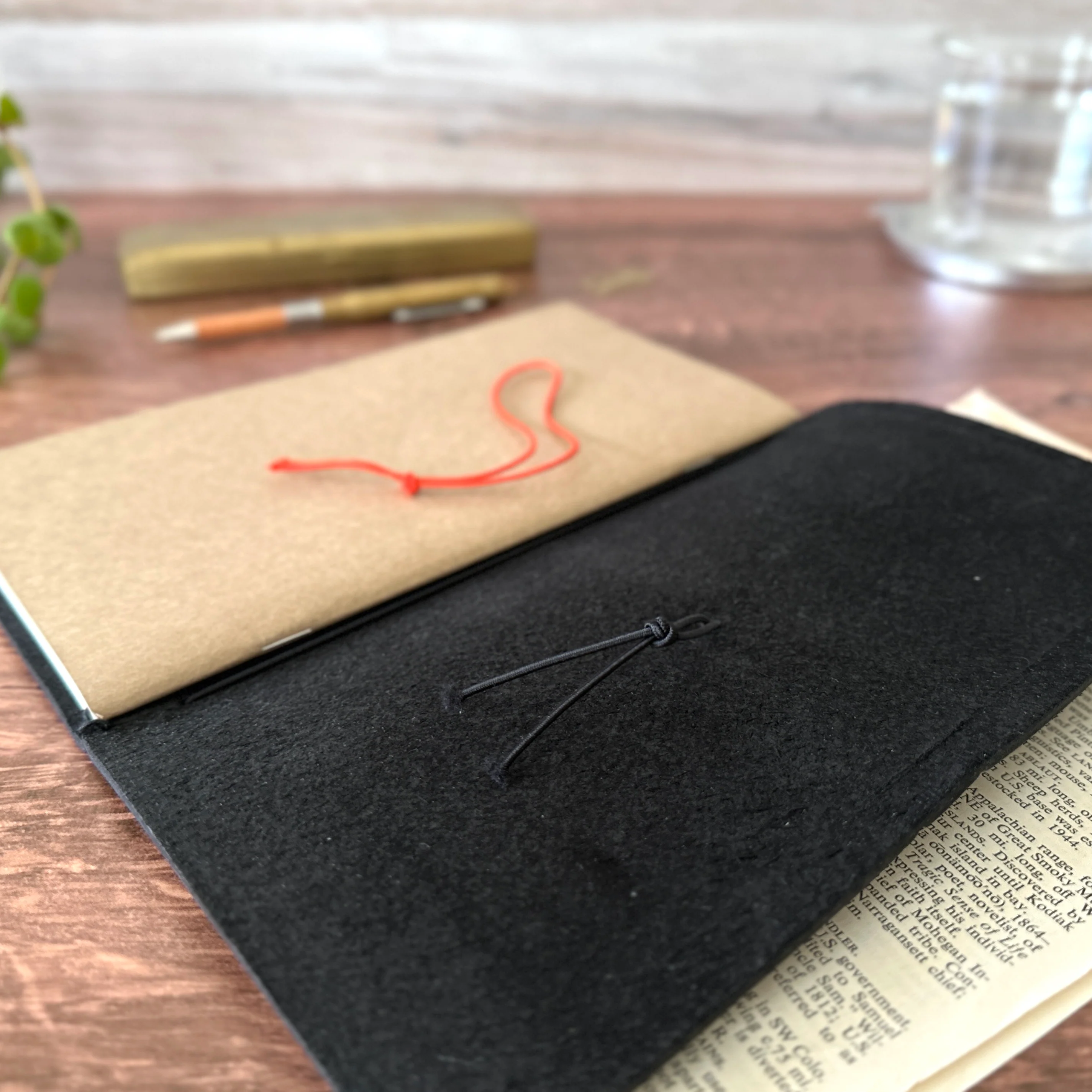 [TRC] Traveler's Notebook // Black - Image 11