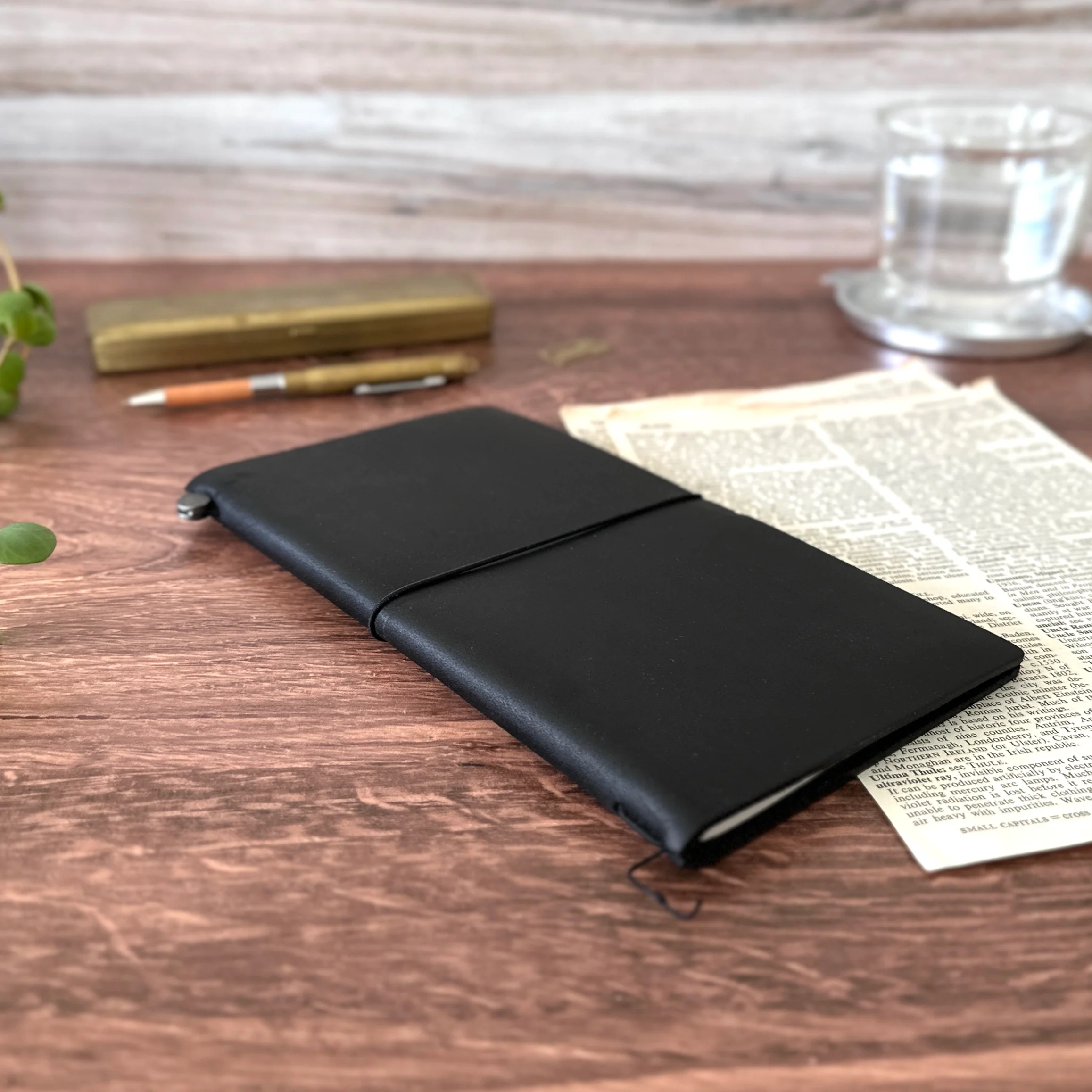 [TRC] Traveler's Notebook // Black - Image 7