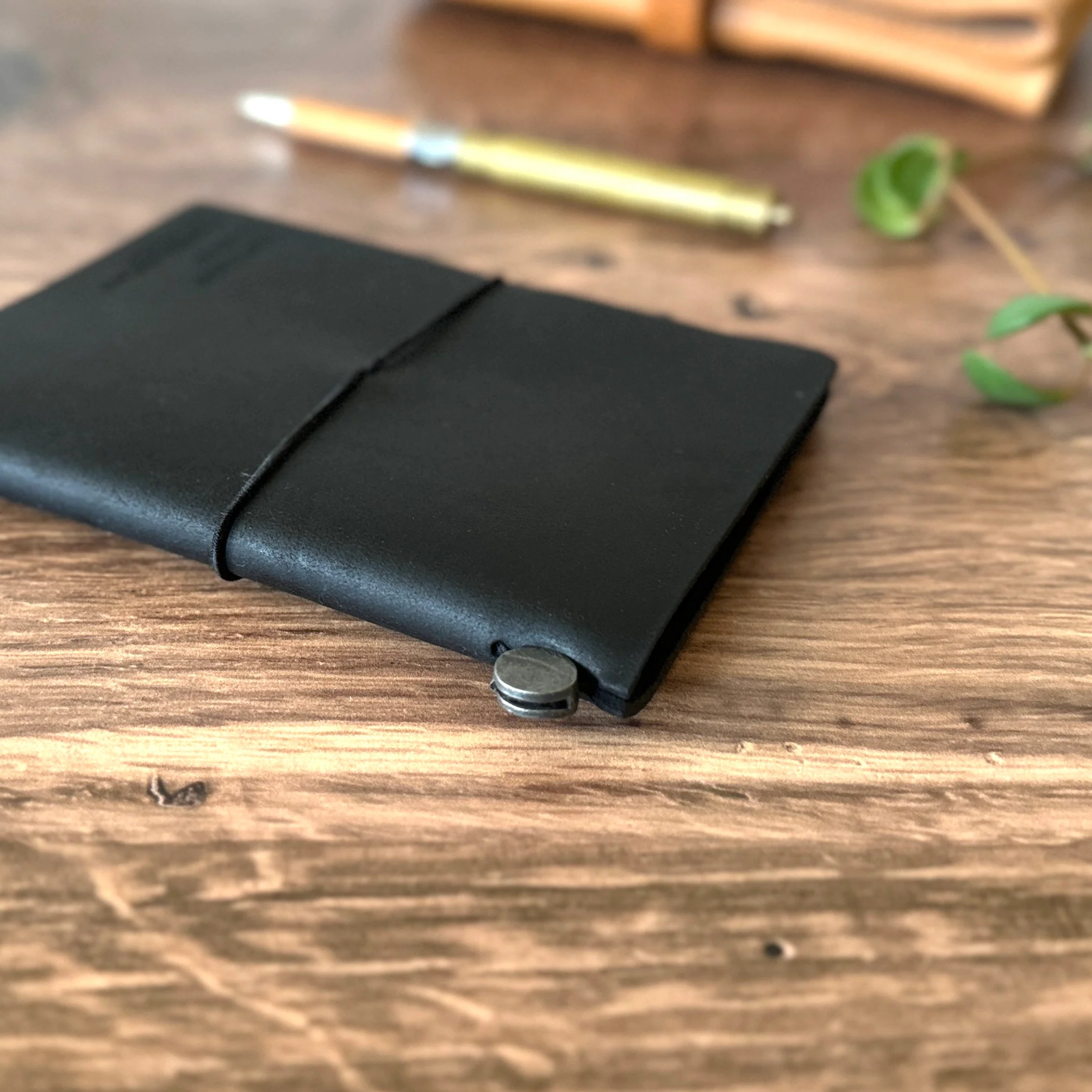 [TRC] Traveler's Notebook // Black (PASSPORT) - Image 14