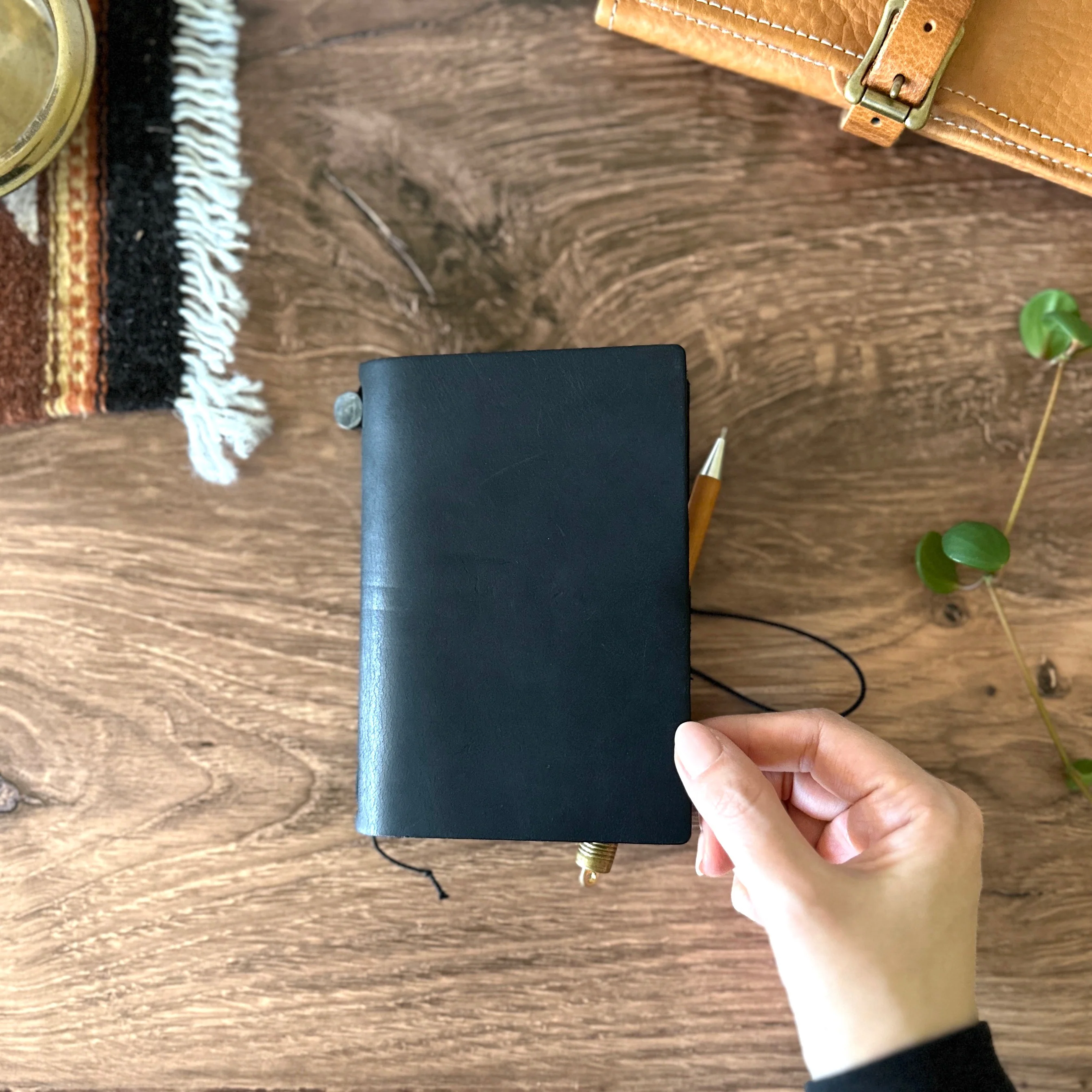 [TRC] Traveler's Notebook // Black (PASSPORT) - Image 4