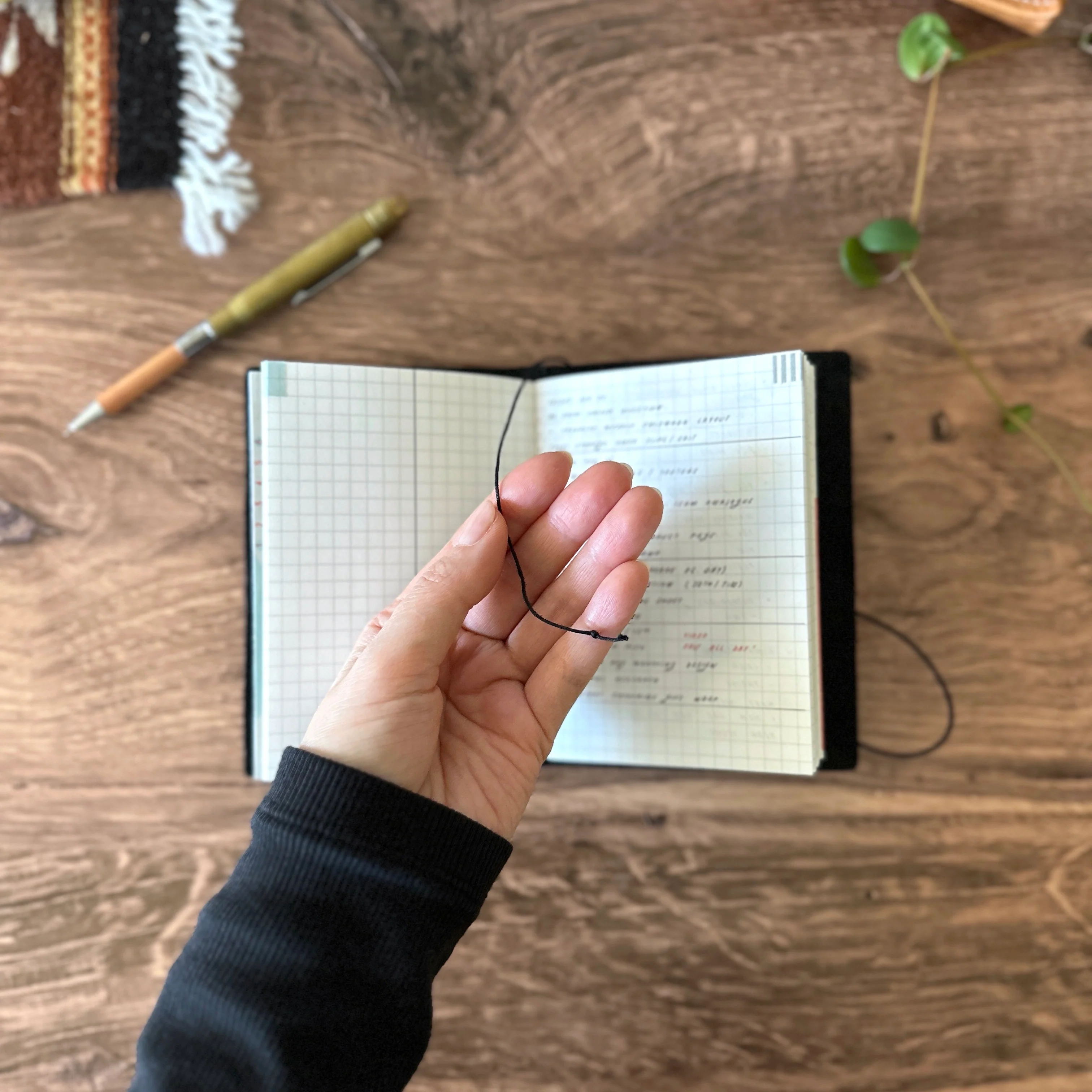 [TRC] Traveler's Notebook // Black (PASSPORT) - Image 8
