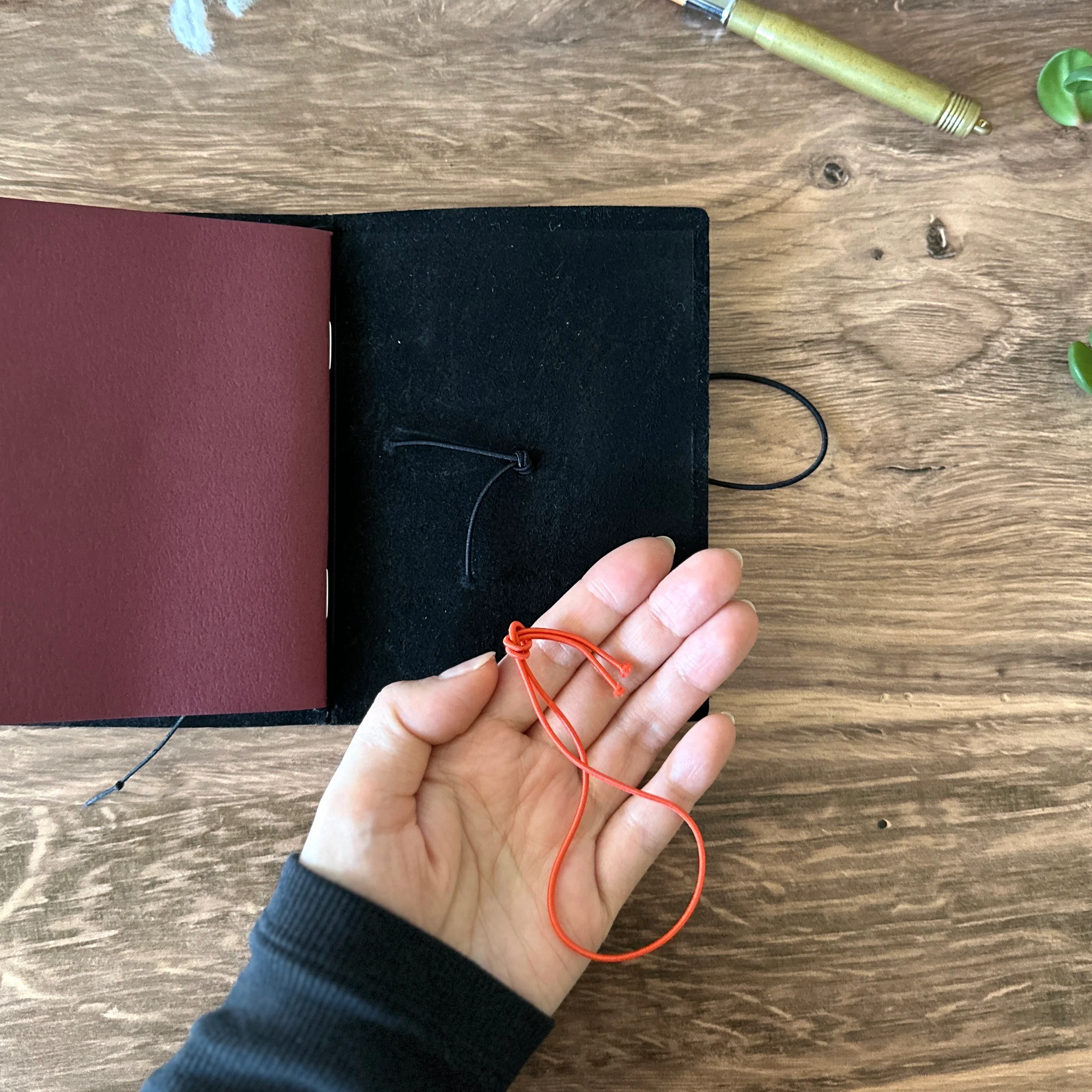 [TRC] Traveler's Notebook // Black (PASSPORT) - Image 9