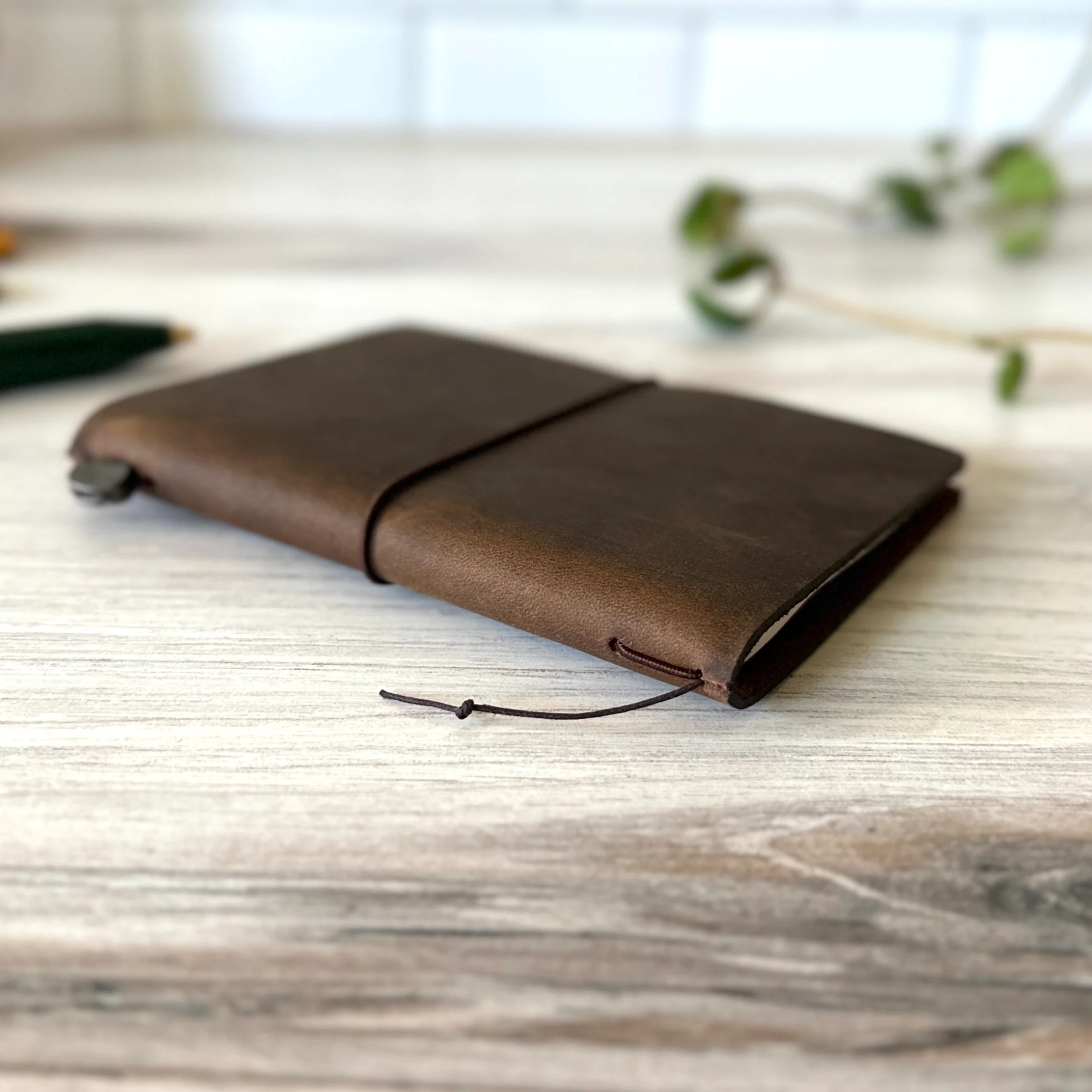 [TRC] Traveler's Notebook // Brown (PASSPORT) - Image 10