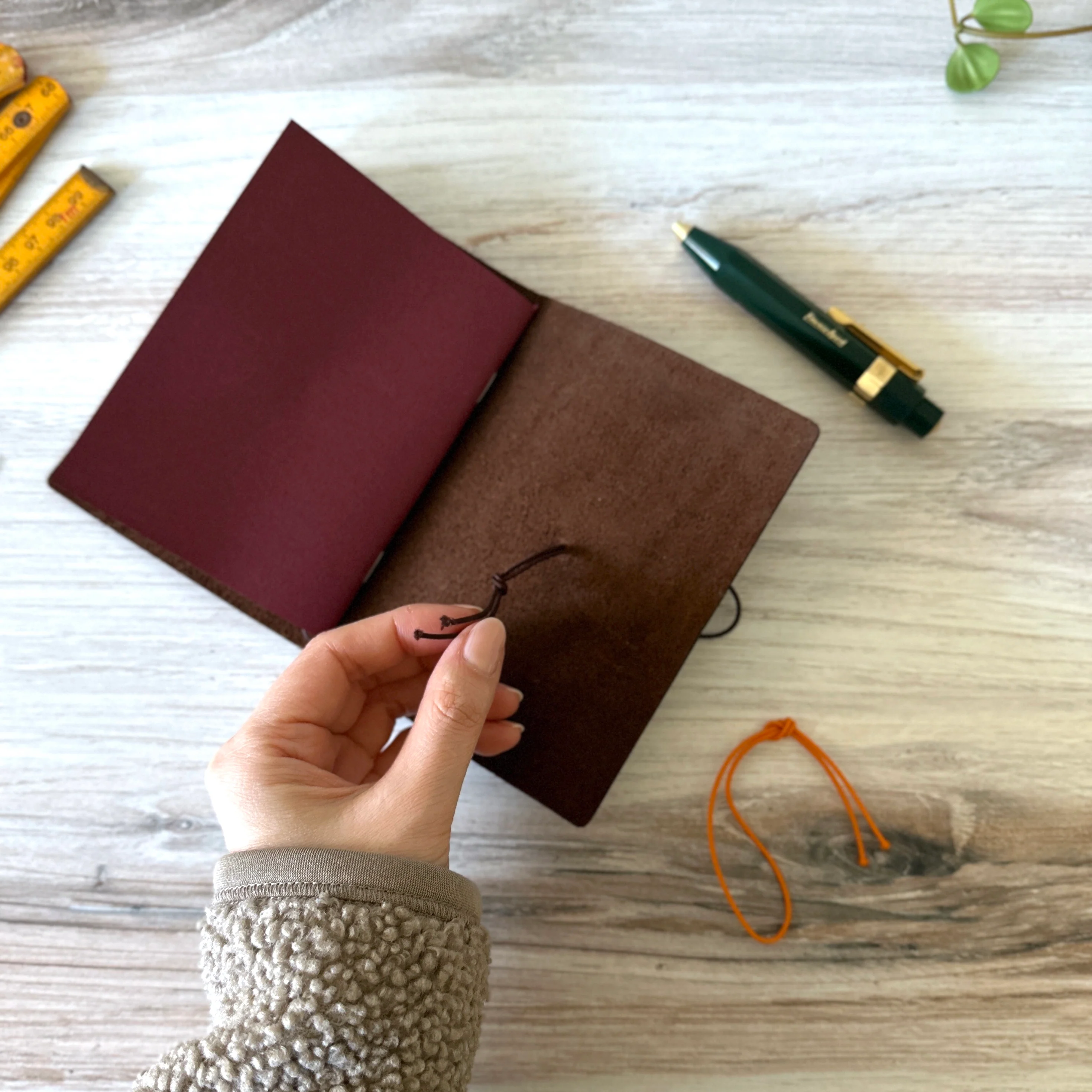 [TRC] Traveler's Notebook // Brown (PASSPORT) - Image 18