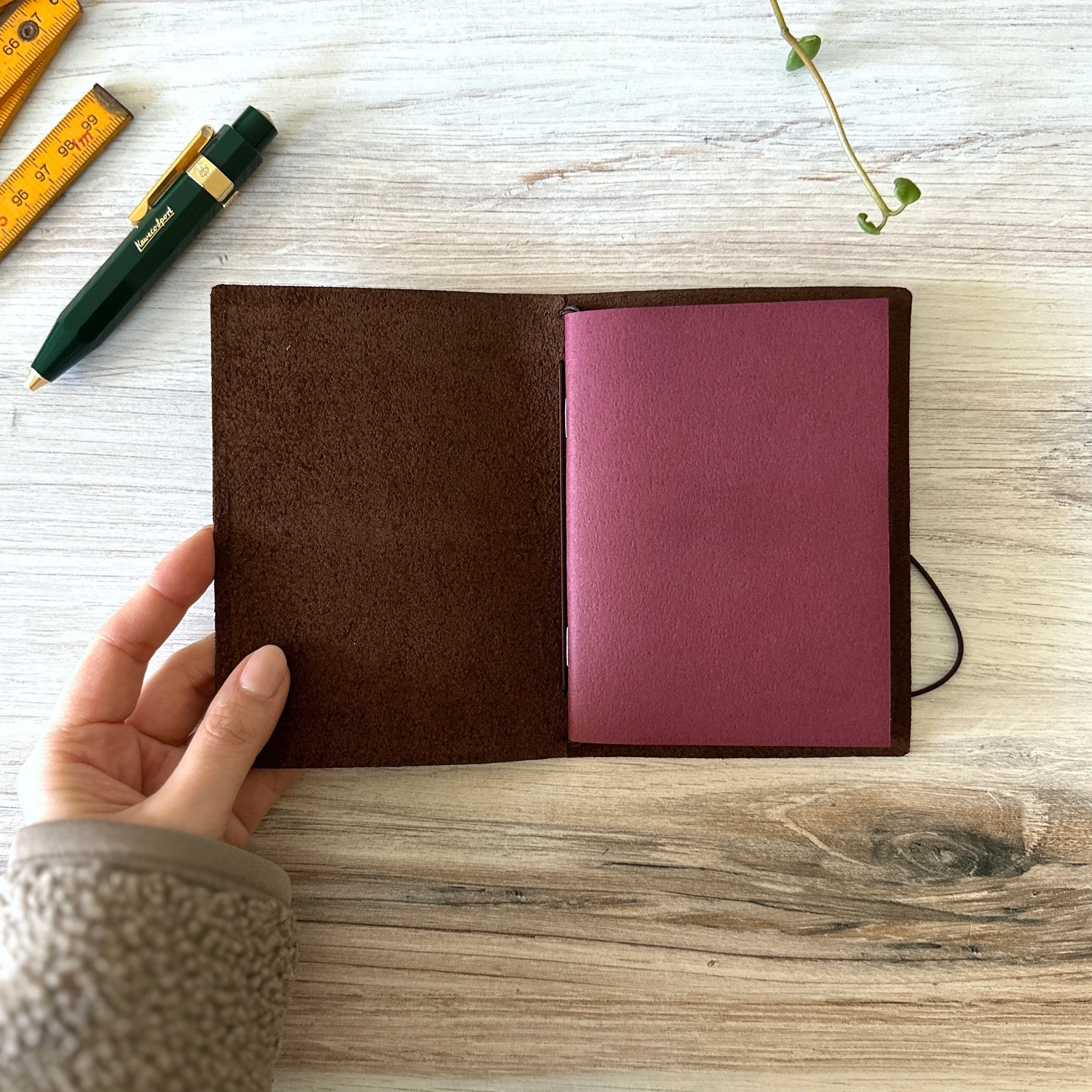[TRC] Traveler's Notebook // Brown (PASSPORT) - Image 5