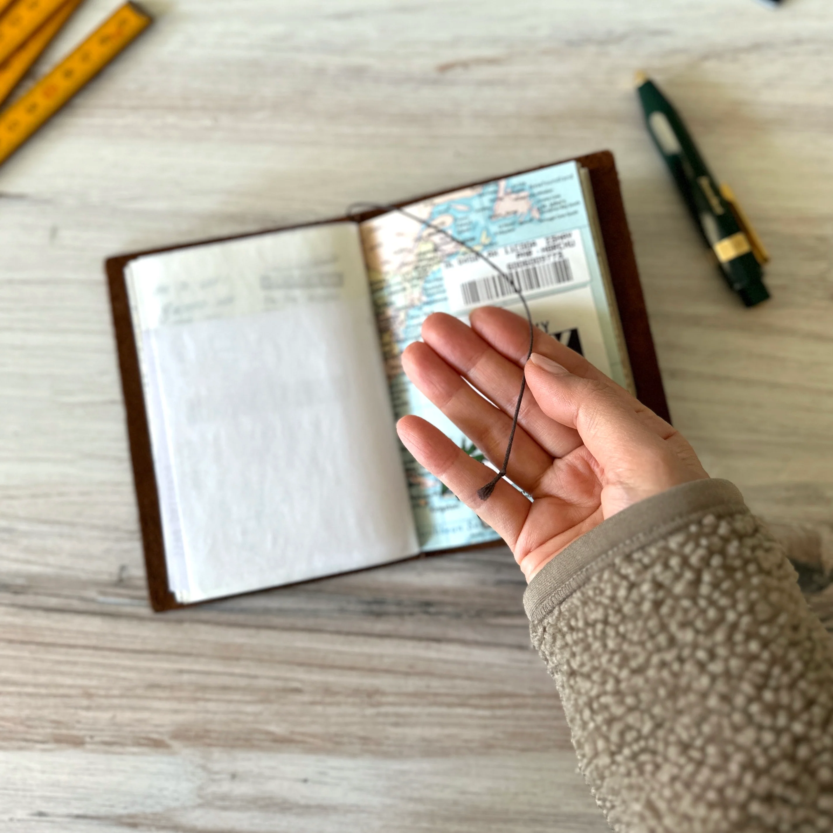 [TRC] Traveler's Notebook // Brown (PASSPORT) - Image 7