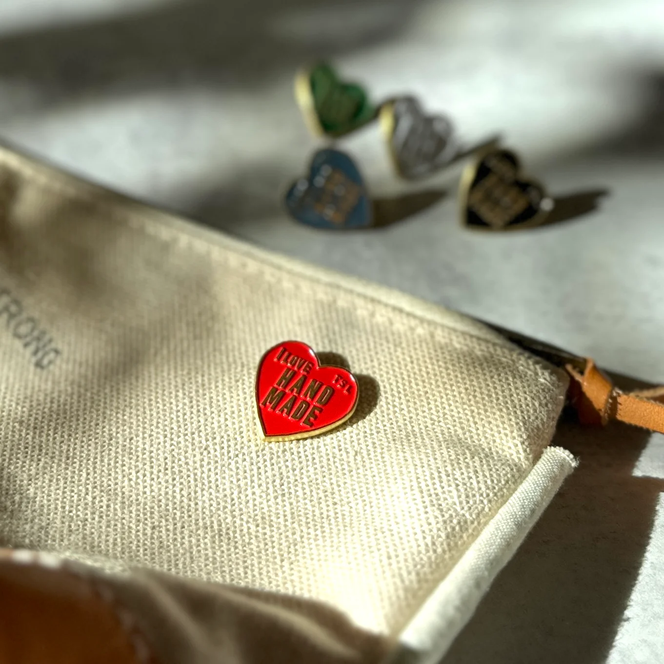 [TSL Pin] Heart "LOGO" - Image 4